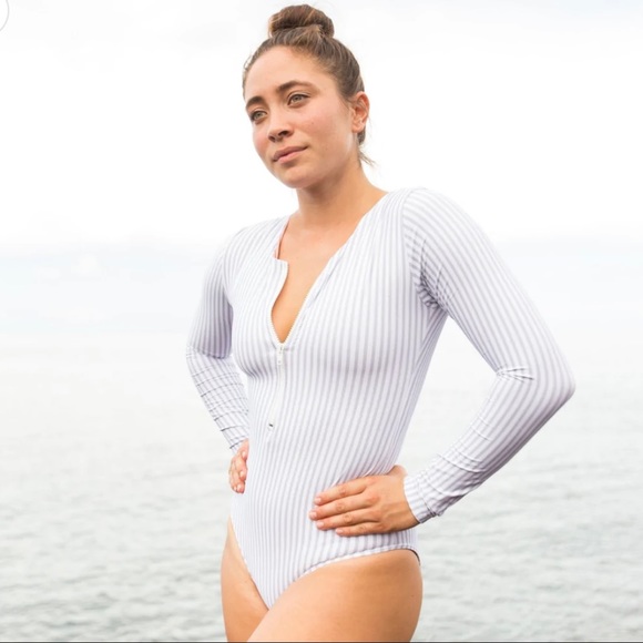 Coconut Avenue Surf Suit - size small - Picture 3 of 9